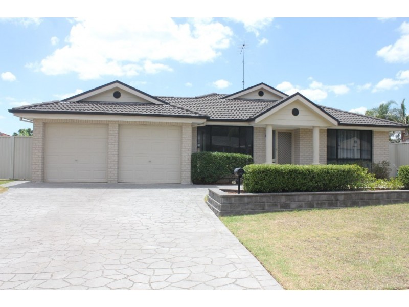 24 Lysander Ave, Rosemeadow NSW 2560