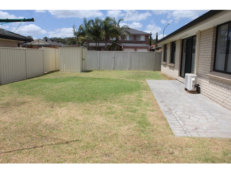 24 Lysander Ave, Rosemeadow NSW 2560