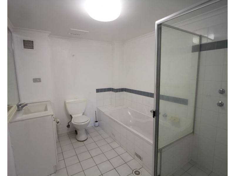 17/4 Riverpark Drive, Liverpool NSW 2170