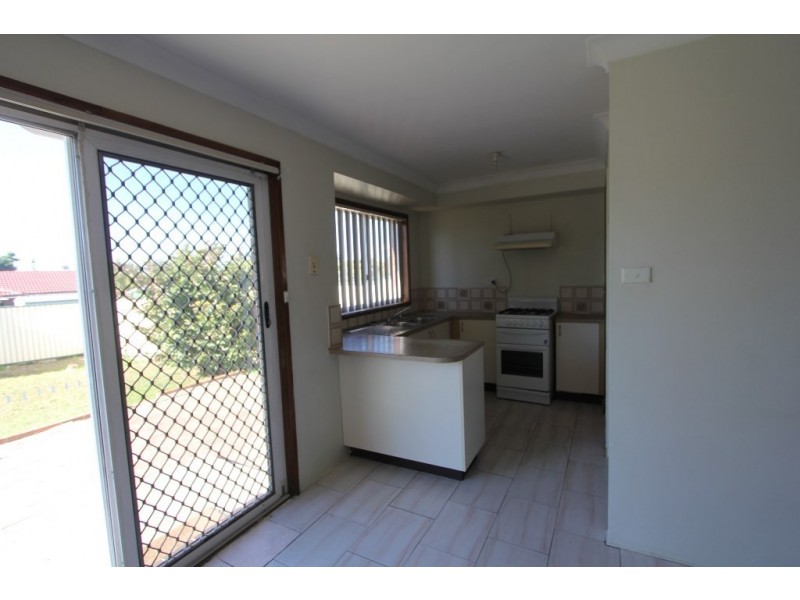 4 Mohawk Crescent, Greenfield Park NSW 2176