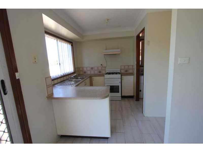 4 Mohawk Crescent, Greenfield Park NSW 2176