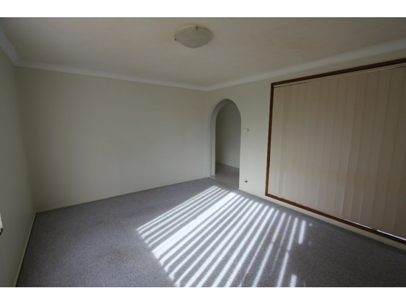 4 Mohawk Crescent, Greenfield Park NSW 2176