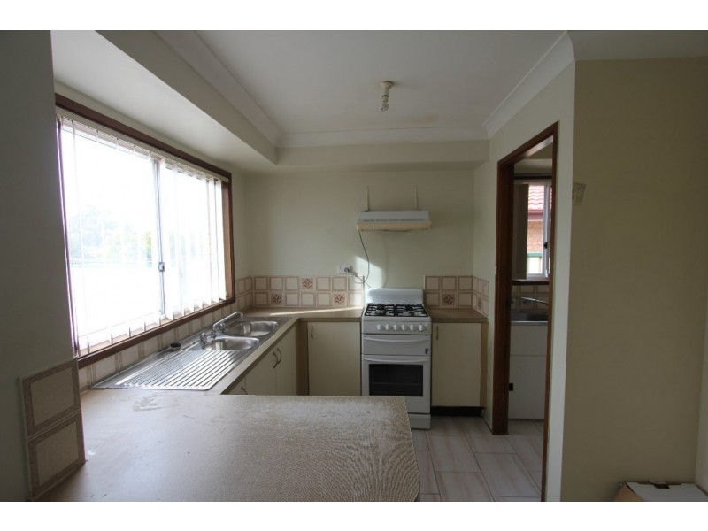 4 Mohawk Crescent, Greenfield Park NSW 2176