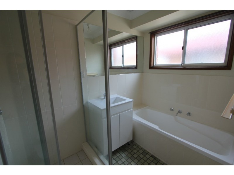 4 Mohawk Crescent, Greenfield Park NSW 2176