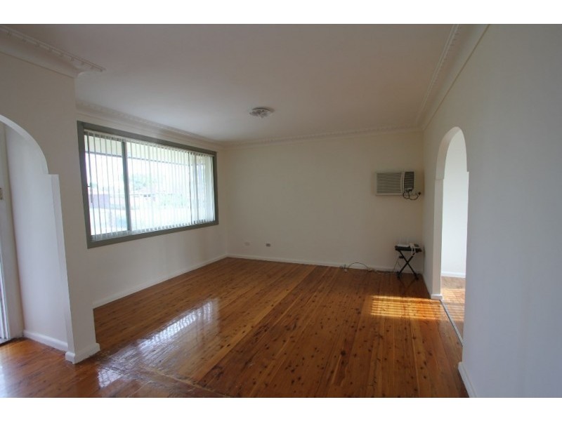 9 Taloma Avenue, Lurnea NSW 2170