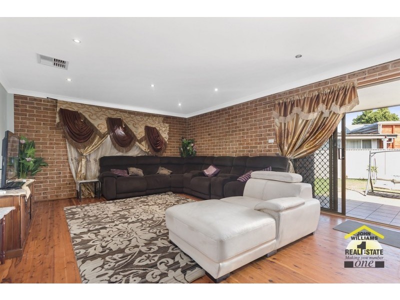1 Bon Street, Chipping Norton NSW 2170