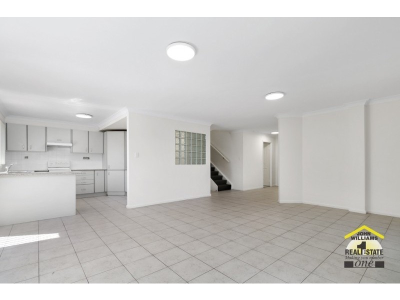 86 Derby Crescent, Chipping Norton NSW 2170