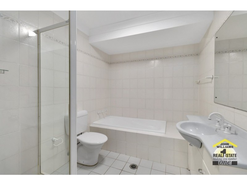 86 Derby Crescent, Chipping Norton NSW 2170