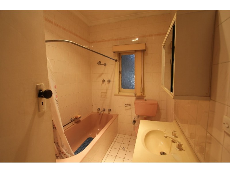 18 Roland Avenue, Liverpool NSW 2170