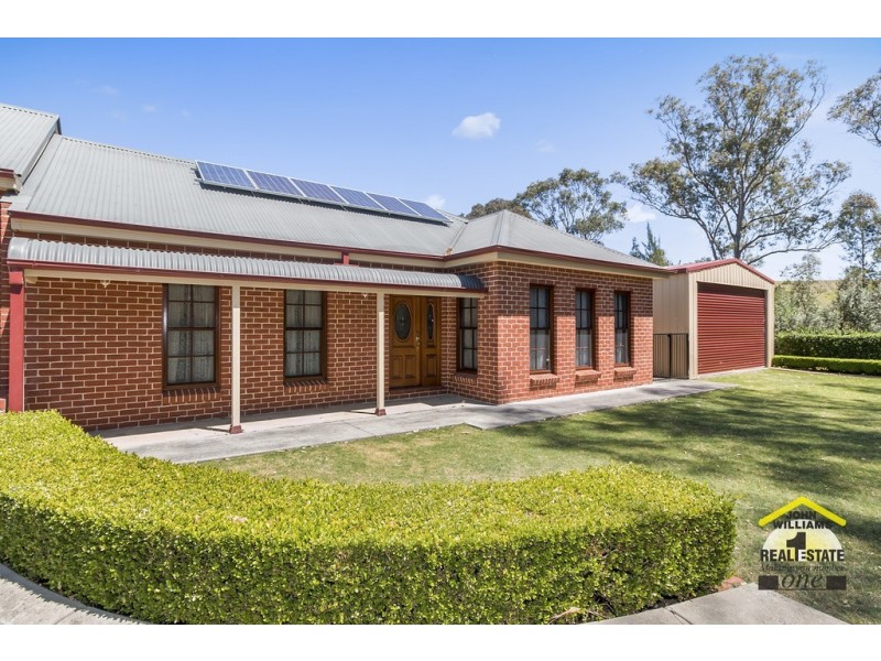 21 Benwerrin Crescent, Grasmere NSW 2570
