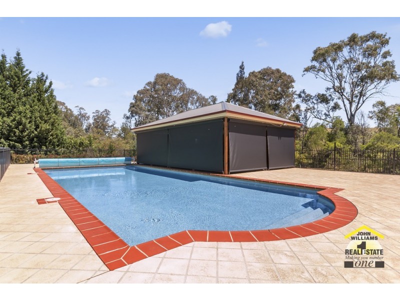 21 Benwerrin Crescent, Grasmere NSW 2570