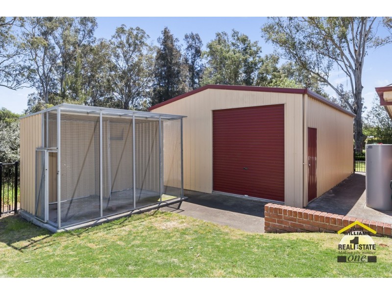 21 Benwerrin Crescent, Grasmere NSW 2570