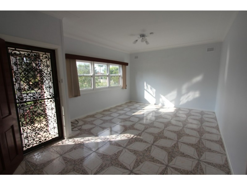 18 Roland Avenue, Liverpool NSW 2170