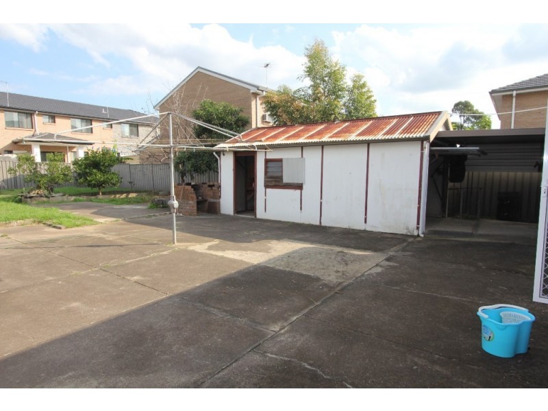 18 Roland Avenue, Liverpool NSW 2170