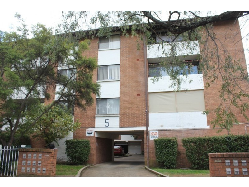 12/5 Lachlan Street, Warwick Farm NSW 2170