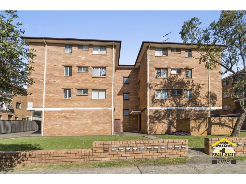 4/13 Forbes Street, Warwick Farm NSW 2170