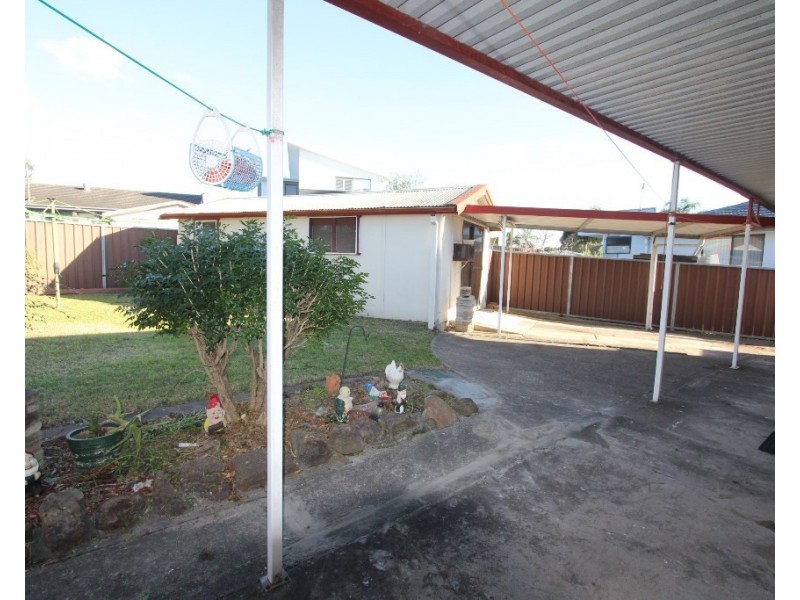 14 Sullivan Avenue, Lurnea NSW 2170