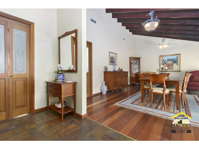 5 Baguette Close, Casula NSW 2170