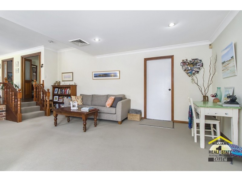 5 Baguette Close, Casula NSW 2170