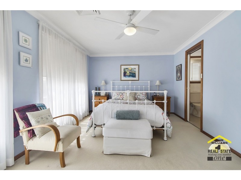 5 Baguette Close, Casula NSW 2170
