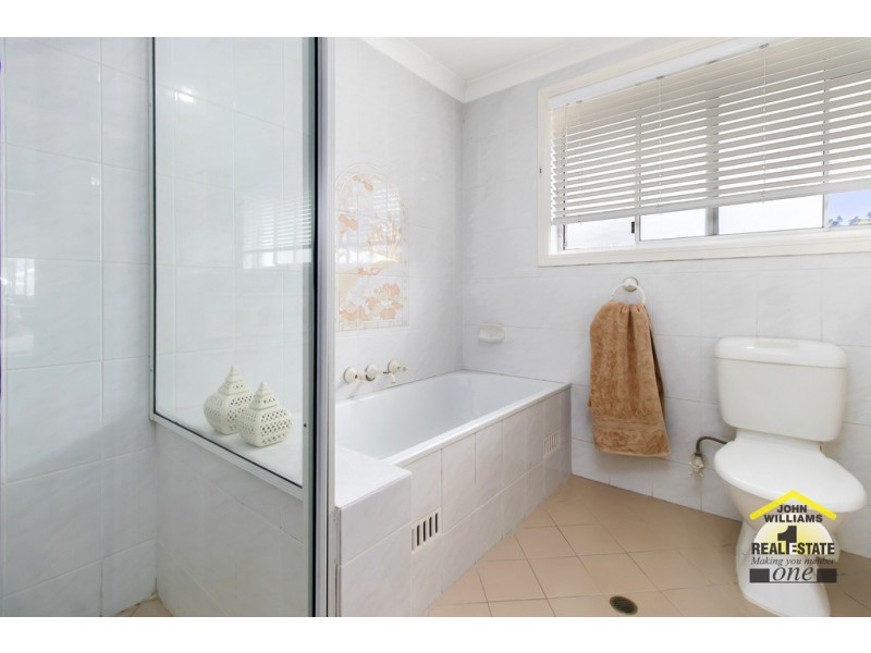 5 Baguette Close, Casula NSW 2170