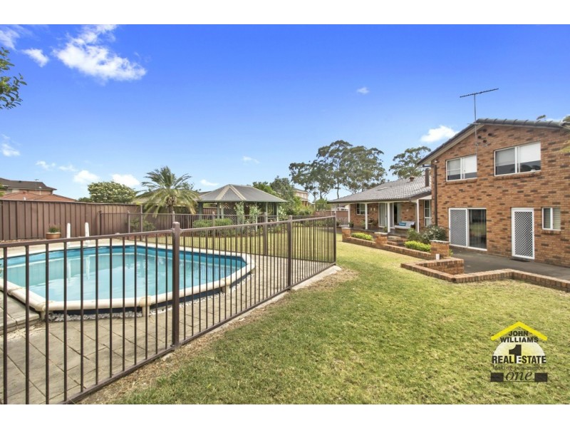 5 Baguette Close, Casula NSW 2170