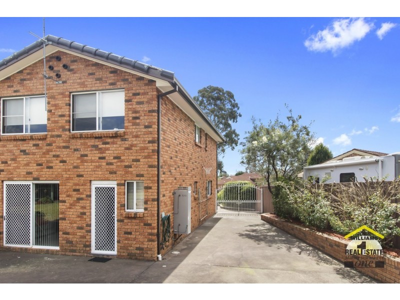 5 Baguette Close, Casula NSW 2170