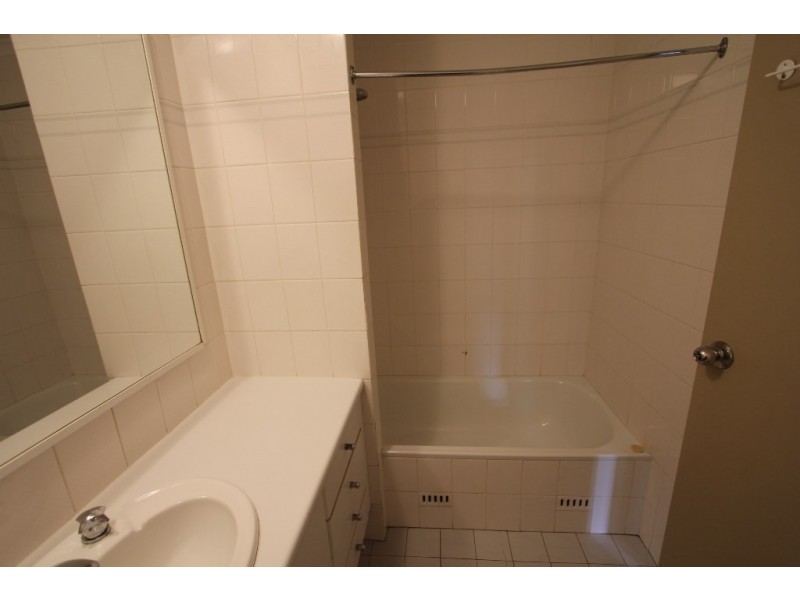 2 Frank Oliveri Drive, Chipping Norton NSW 2170