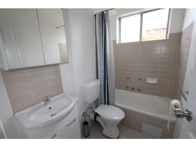 6/2 Forbes Street, Warwick Farm NSW 2170