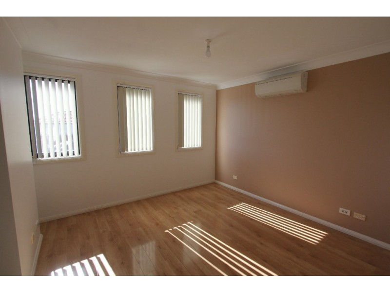 22 Aintree Close, Casula NSW 2170