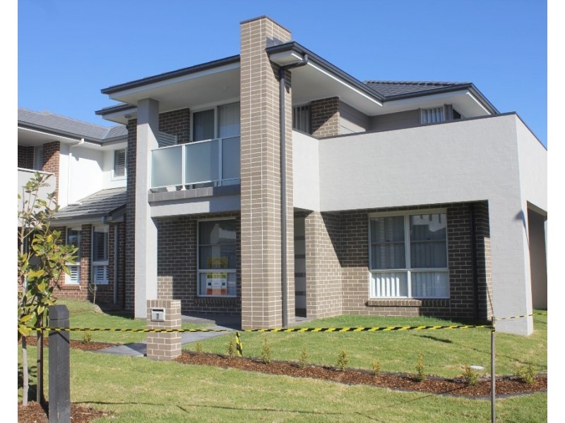 7 Poa Grove, Denham Court NSW 2565