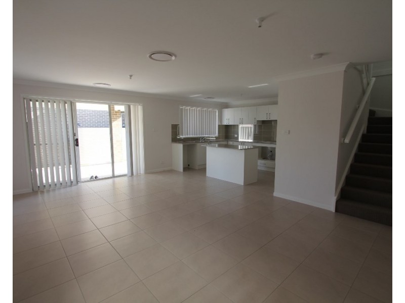 7 Poa Grove, Denham Court NSW 2565