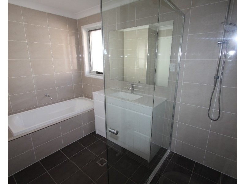 7 Poa Grove, Denham Court NSW 2565