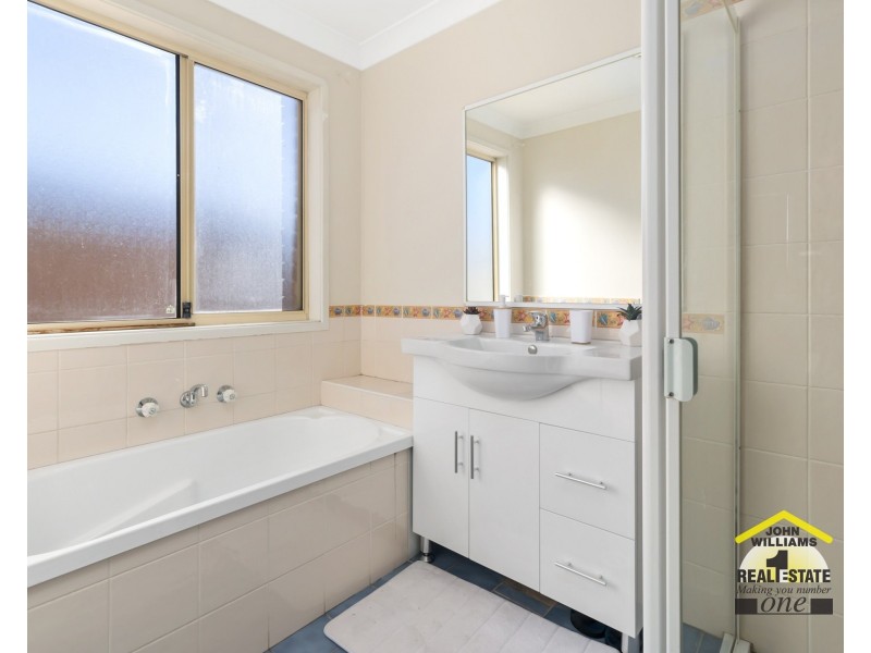 52 Minnamurra Circuit, Prestons NSW 2170