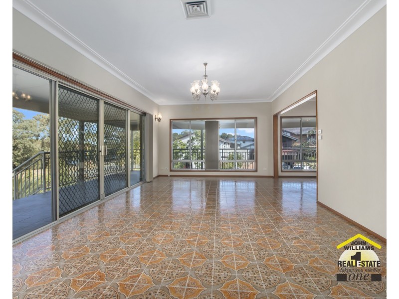 28 Silverwater Crescent, Lansvale NSW 2166