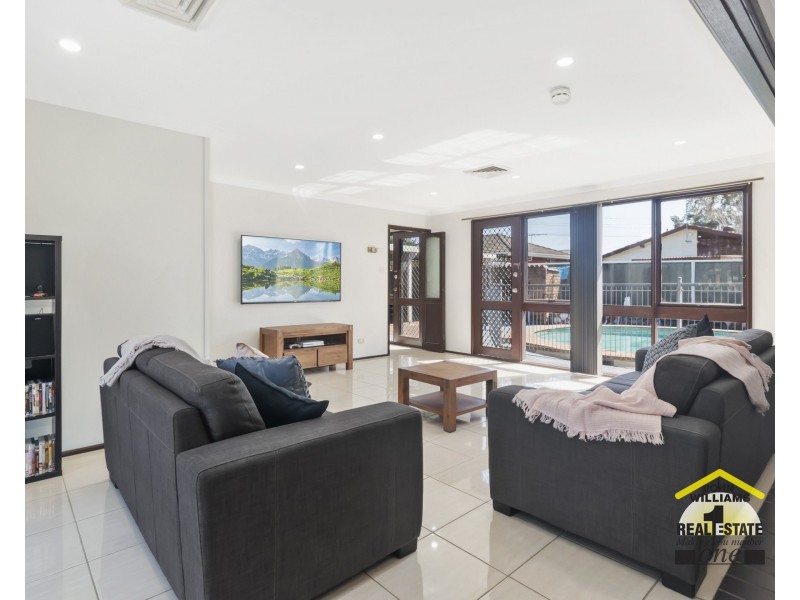 11 Joseph Street, Chipping Norton NSW 2170