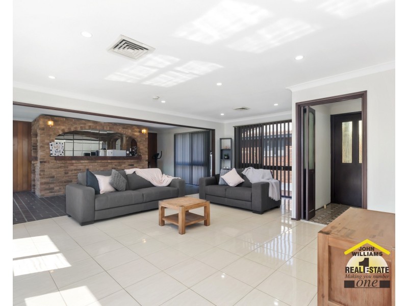 11 Joseph Street, Chipping Norton NSW 2170