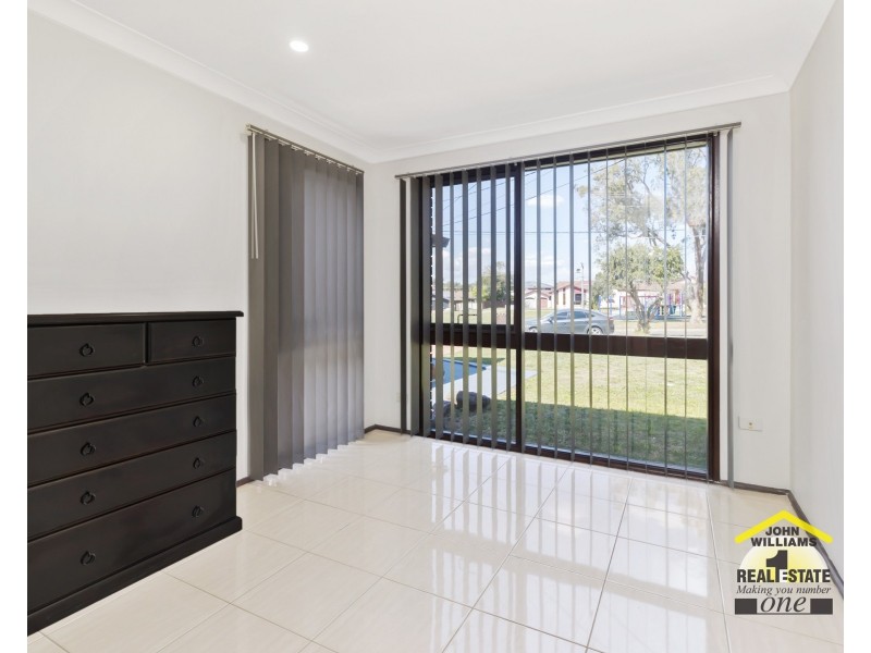 11 Joseph Street, Chipping Norton NSW 2170