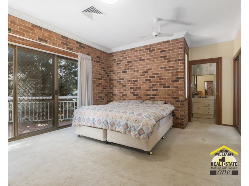 4 Binham Place, Chipping Norton NSW 2170