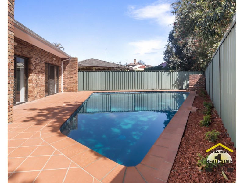 4 Binham Place, Chipping Norton NSW 2170
