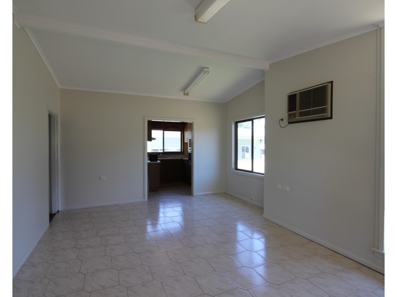 10 MOOMIN PLACE, Busby NSW 2168