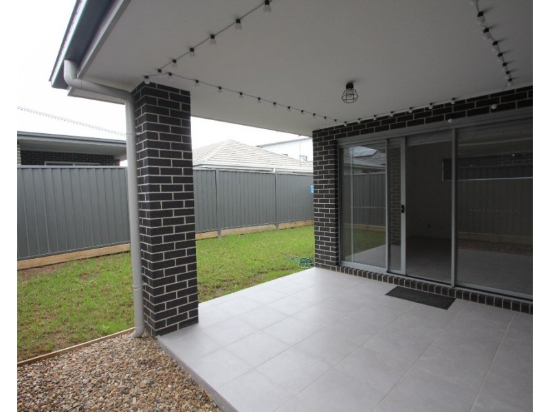 15 Stonecrop Street, Denham Court NSW 2565