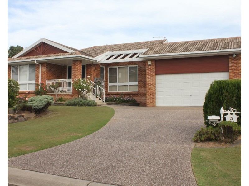 5 Aintree Close, Casula NSW 2170