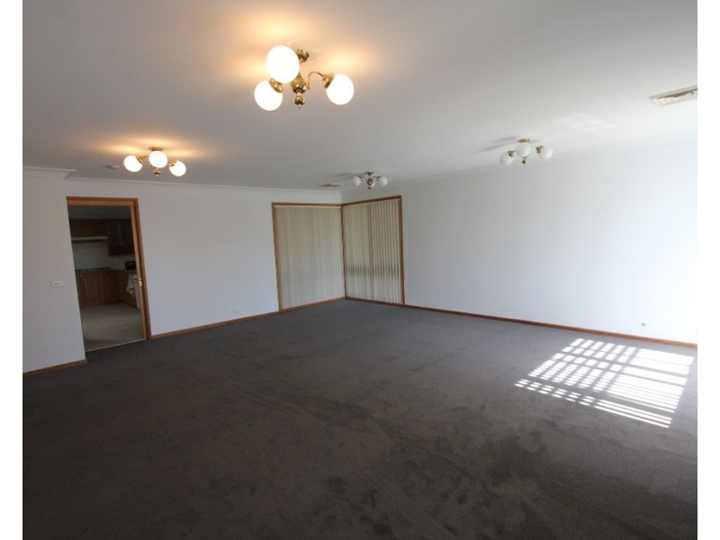 5 Aintree Close, Casula NSW 2170