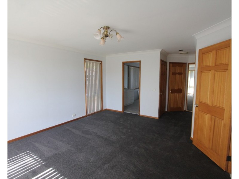 5 Aintree Close, Casula NSW 2170