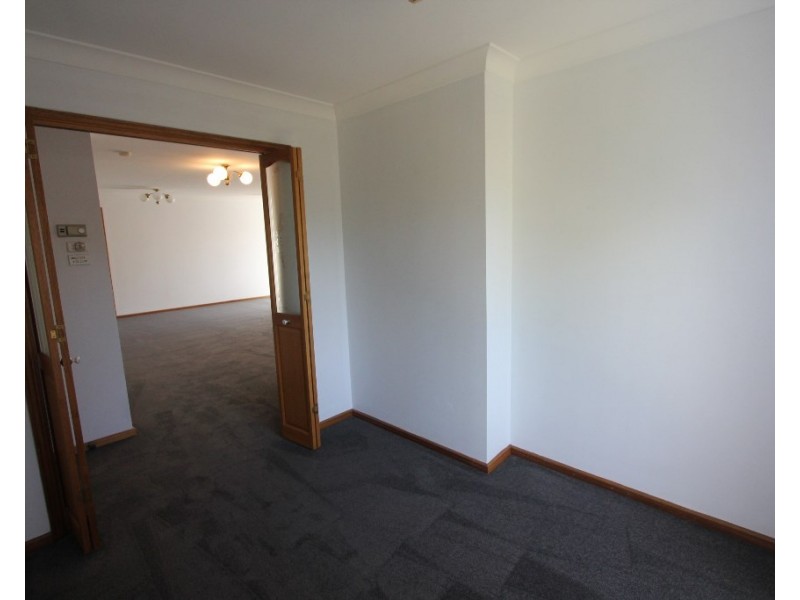 5 Aintree Close, Casula NSW 2170