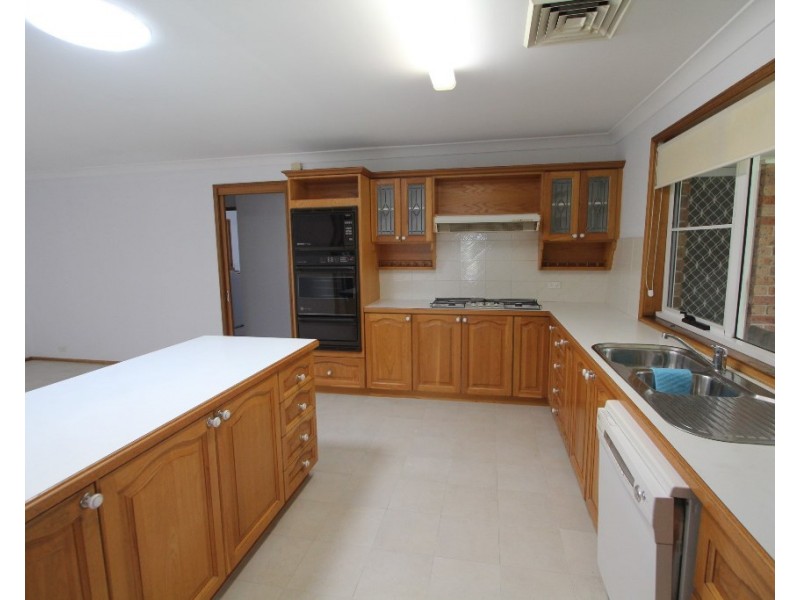 5 Aintree Close, Casula NSW 2170