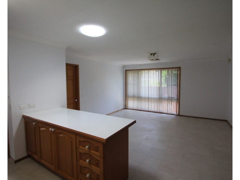 5 Aintree Close, Casula NSW 2170