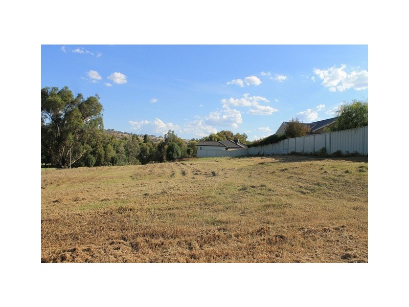 4 COTTLESLOE COURT, Wodonga VIC 3690