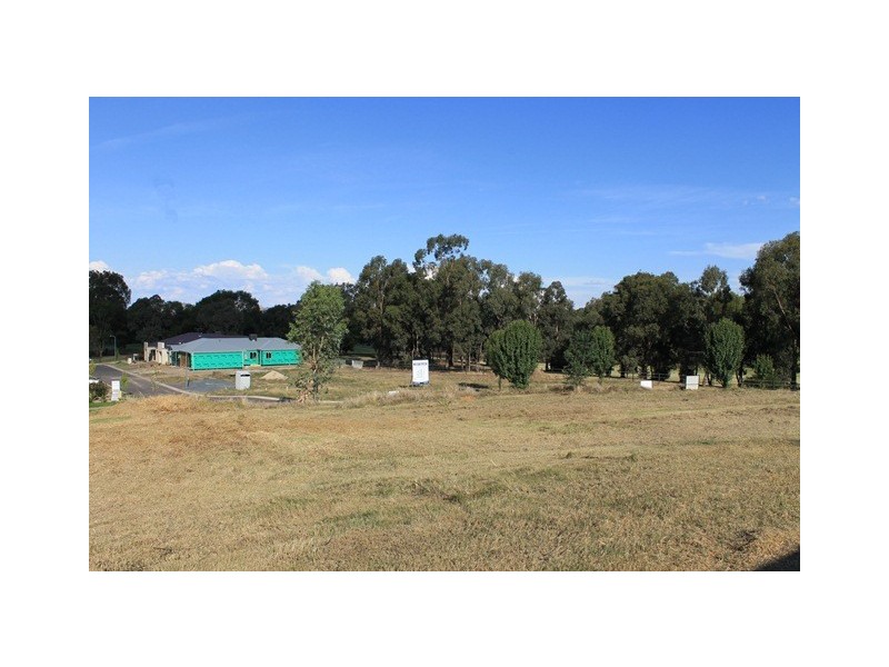 4 COTTLESLOE COURT, Wodonga VIC 3690